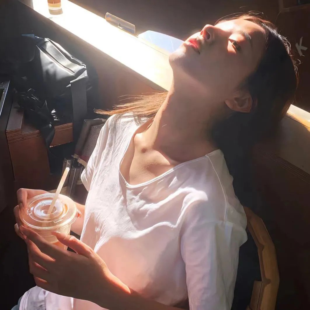 5个吓鬼的少年
